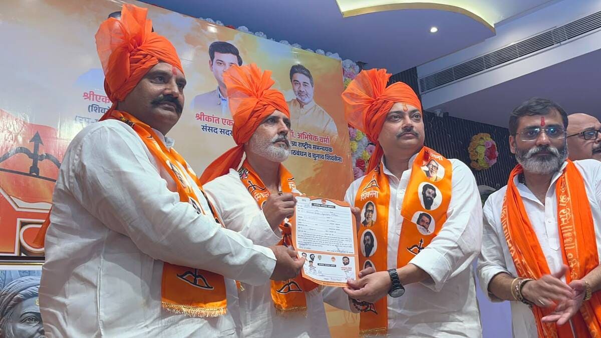 बिहार की सियासत में शिंदे गुट की एंट्री तेज, पटना में सैकड़ों लोगों ने थामा शिवसेना का दामन