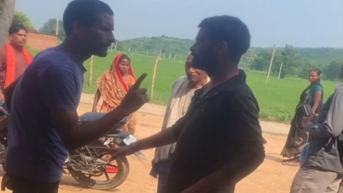 शराबियों ने सरकारी स्कूल में घुसकर किया हंगामा, बच्चों से अभद्रता और ग्रामीणों से मारपीट, दो गिरफ्तार