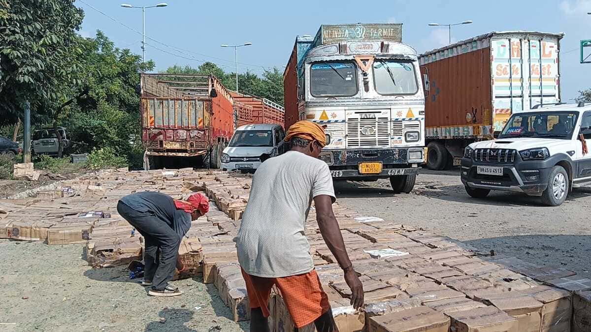 कैमूर में प्रशासन की बड़ी कार्रवाई, बुलडोजर चलाकर नष्ट की गई 1 करोड़ रुपये की विदेशी शराब