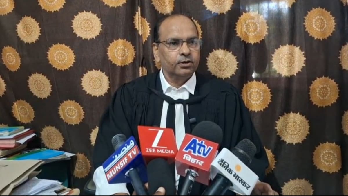 बगहा कोर्ट ने पेशेवर शराब तस्कर को सुनाई 5 साल की जेल और 1 लाख का जुर्माना