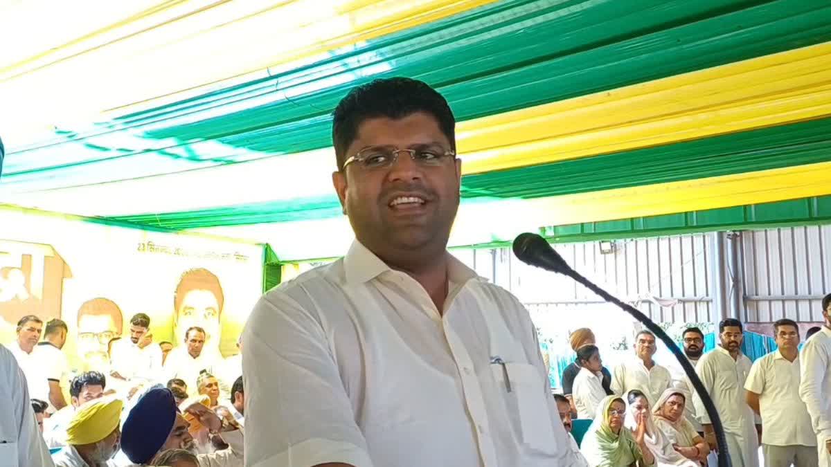 जींद में दुष्यंत चौटाला का सरकार पर हमला, बोले- विकास पूछो तो शुरू हो जाती है हिंदू-मुस्लिम और जाति-पाति की राजनीति