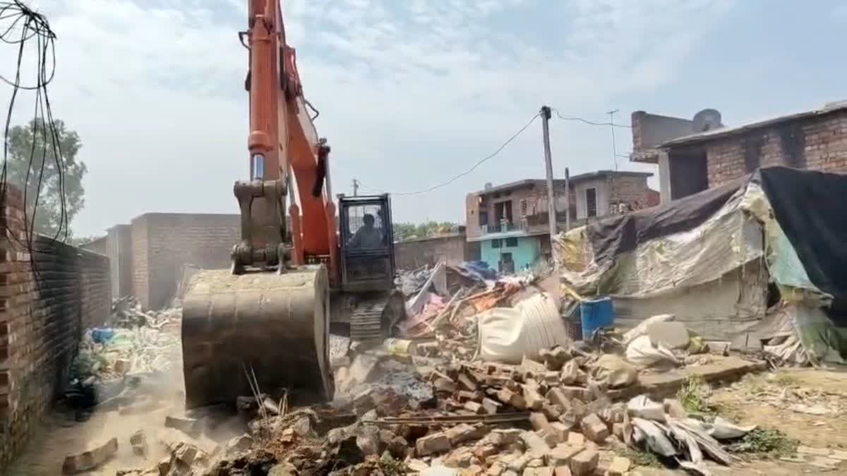 नगर निगम की ताबड़तोड़ कार्रवाई, जोन-सी में 8 अवैध निर्माणों पर चला बुलडोजर
