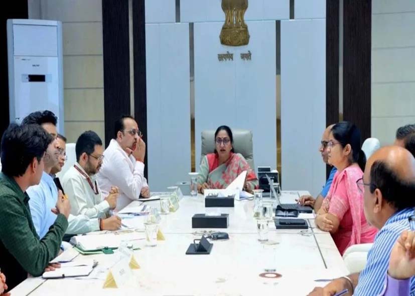 दिल्ली में छात्रों के लिए बनेंगे 10 हजार हॉस्टल, सत्य निकेतन हादसे के बाद रेखा सरकार का फैसला