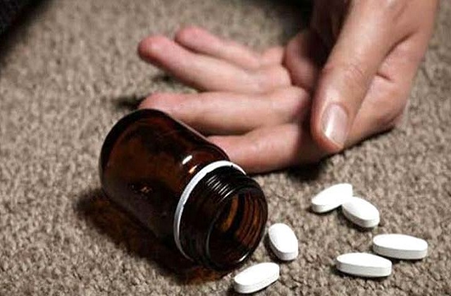 लिव-इन में रहने की जिद पर नहीं बनी सहमति, प्रेमी जोड़े ने जहर खाकर दी जान