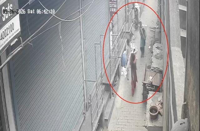पानीपत में महिला चोरों के गिरोह ने सूने मकान को बनाया निशाना, सोने-चांदी के जेवर, कैश और बर्तन चोरी; CCTV में कैद हुईं संदिग्ध महिलाएं