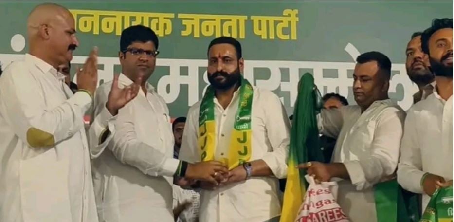चाचा-भतीजे ने एक ही दिन दिखाई सियासी ताकत, अभय ने नूंह तो दुष्यंत ने हिसार में बढ़ाया कुनबा; कुलदीप बिश्नोई के करीबी ने थामा JJP का दामन