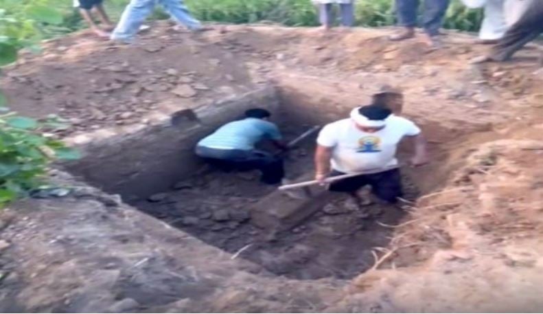 कुरुक्षेत्र : खेत में 12 फीट नीचे मिला पुराना ढांचा, धार्मिक स्थल से जोड़ रहे ग्रामीण; ASI सर्वे से सामने आएगी असलियत