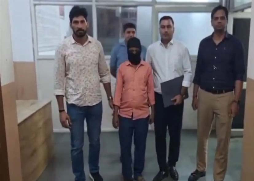 32 साल बाद पकड़ा गया साध्वियों की हत्या का आरोपी, फैक्ट्री में छिपकर कर रहा था काम