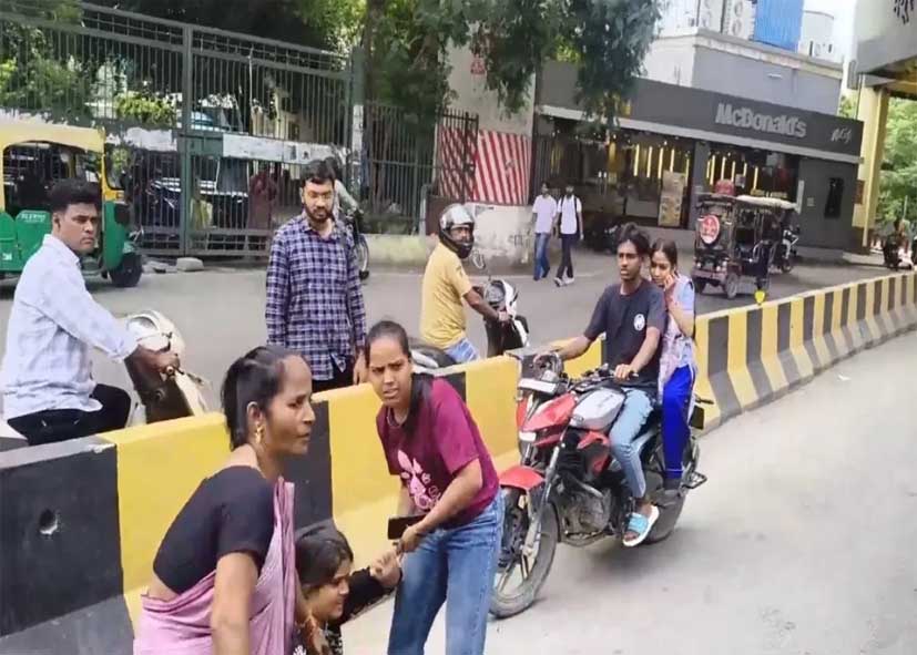 धूप में खड़ा करने और बाथरूम में बंद करने का आरोप, दिल्ली के स्कूल में छात्रा की मौत से हड़कंप