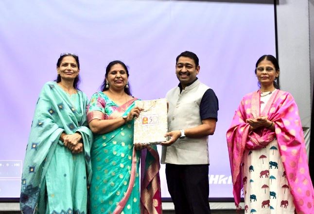 शिक्षक दिवस पर बोले अशोक कुमार, गुरु ही गढ़ते हैं राष्ट्र का भविष्य