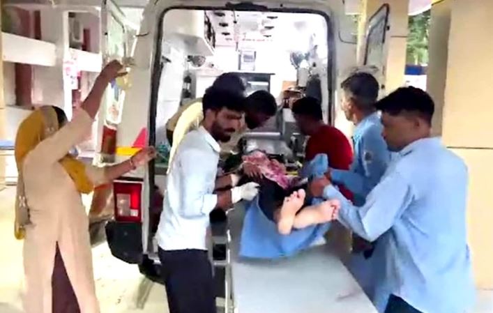 किले पर सेल्फी लेते वक्त 50 फीट नीचे गिरी BSc की छात्रा, तमाशबीन बनी देखती रही भीड़; हालत नाजुक
