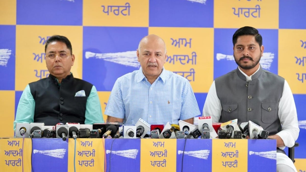पंजाब में AAP का बड़ा डोर-टू-डोर अभियान, 2.68 लाख कार्यकर्ता 20 सितंबर से घर-घर पहुंचाएंगे सरकार का रिपोर्ट कार्ड