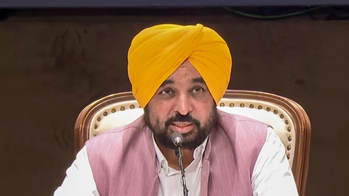 पराली जलाने पर किसानों पर FIR के पक्ष में नहीं भगवंत मान, बोले- नकद प्रोत्साहन से रोकें आग