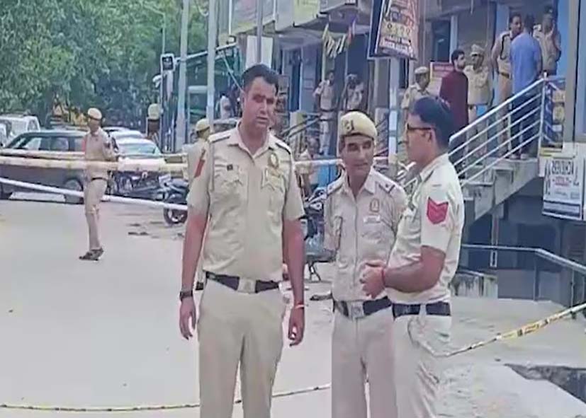 दिल्ली में जिम ट्रेनर की सरेराह हत्या, बदमाशों ने 12 गोलियां मारकर किया छलनी