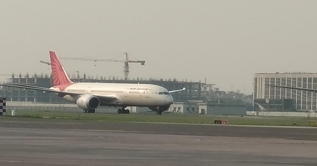 भोपाल-दिल्ली एयर इंडिया फ्लाइट के इंजन में तकनीकी खराबी! जयपुर में कराई गई इमरजेंसी लैंडिंग