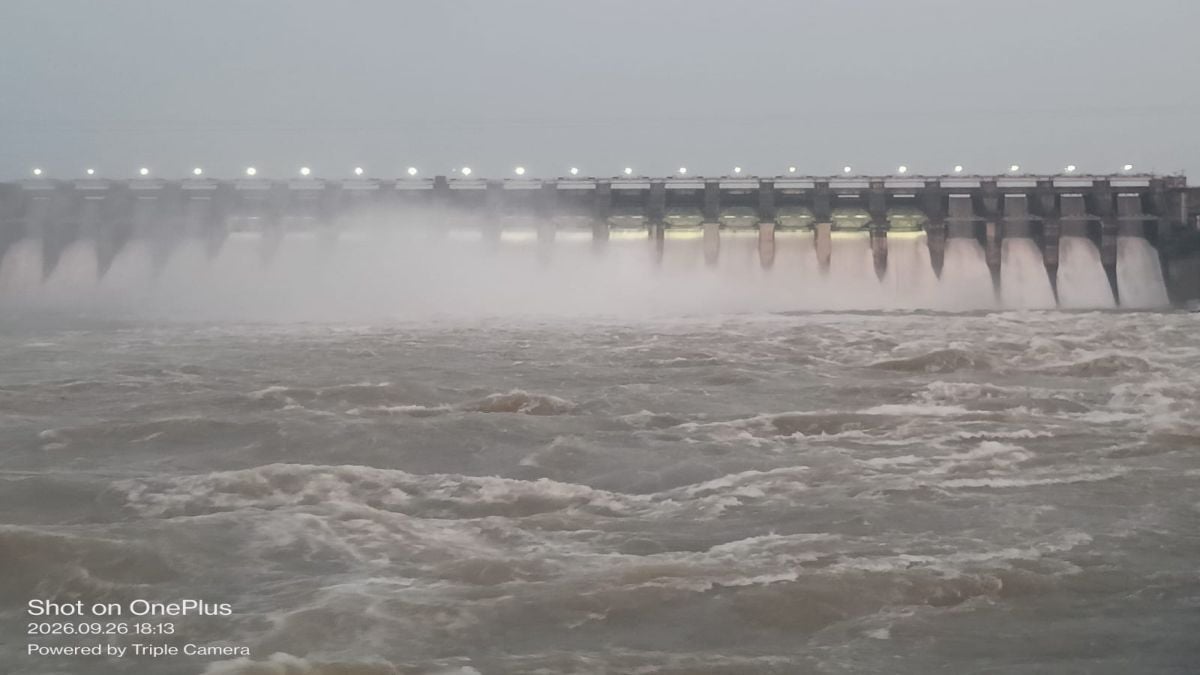 भारी बारिश से लबालब जबलपुर बरगी बांधः खोले गए 17 गेट, नर्मदा के घाट जलमग्न, 10 गांवों का संपर्क टूटा