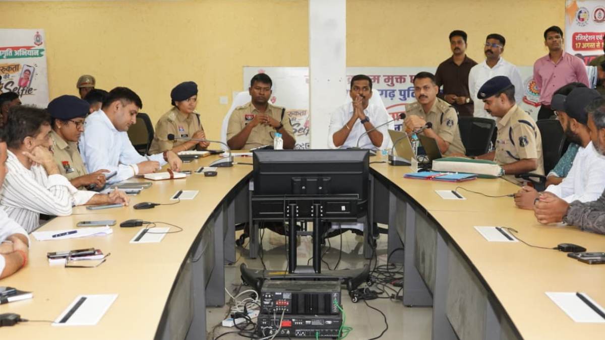 रायपुर गणेश विसर्जन झांकियों को लेकर पुलिस और आयोजकों की बैठक, रूट-टाइमिंग से लेकर डीजे तक के लिए जारी हुए निर्देश