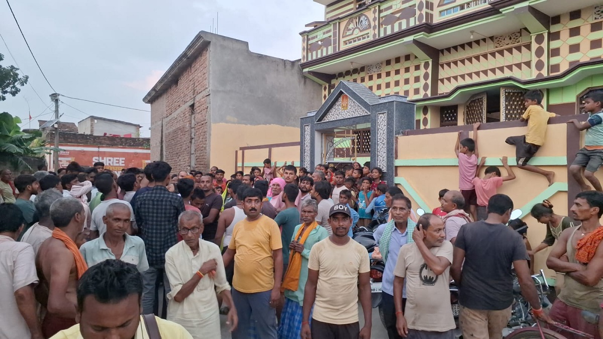 भैरोगंज गोलीकांड में नया मोड़, उप मुखिया को गोली मारने के मामले में मुखिया पति की गिरफ्तारी पर बवाल