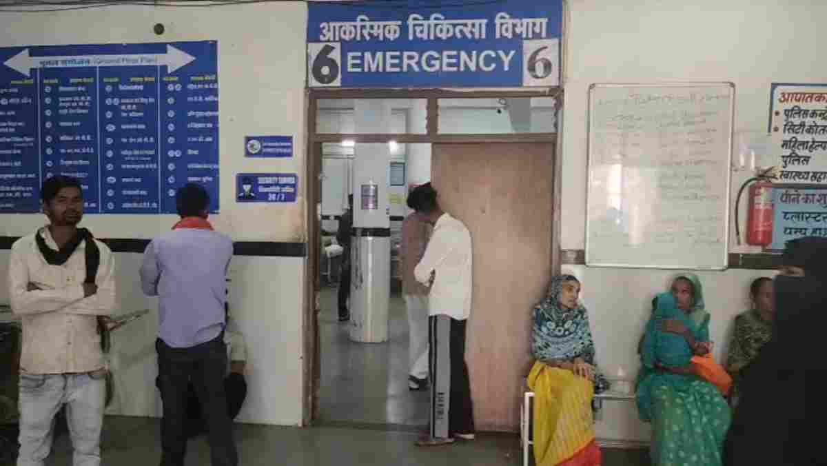 रेत के विवाद में हत्या: दो सगे भाइयों ने एक युवक को ट्रैक्टर से कुचला, आरोपी फरार 