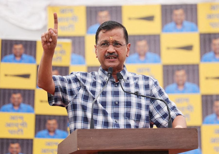 ‘ये तुम्हारे पिताजी का देश नहीं…’, केजरीवाल का प्रवेश वर्मा पर हमला, AAP ने की FIR की मांग