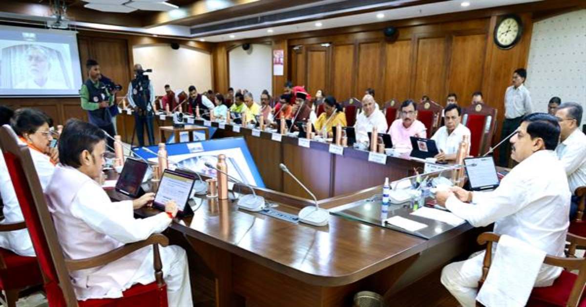 MP कैबिनेट के बड़े फैसले: सड़क, स्वास्थ्य, शिक्षा और डेयरी पर फोकस, विकास-इंफ्रास्ट्रक्चर के लिए 41 हजार करोड़ की मंजूरी