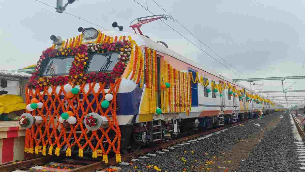 धार को ऐतिहासिक सौगात: आजादी के बाद पहली बार पहुंची रेल, गुजरात से हुआ जुड़ाव, PM मोदी ने किया वर्चुअल लोकार्पण