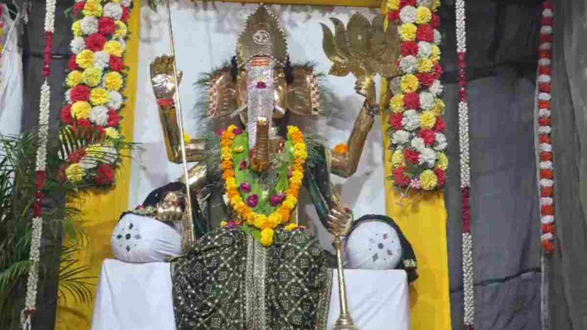 आस्था, पर्यावरण और अनूठी भक्ति! विसर्जन के दर्द से उपजा विचार, इंदौर में 151 किलो पीतल के बर्तनों से साकार हुए ‘विघ्नहर्ता’