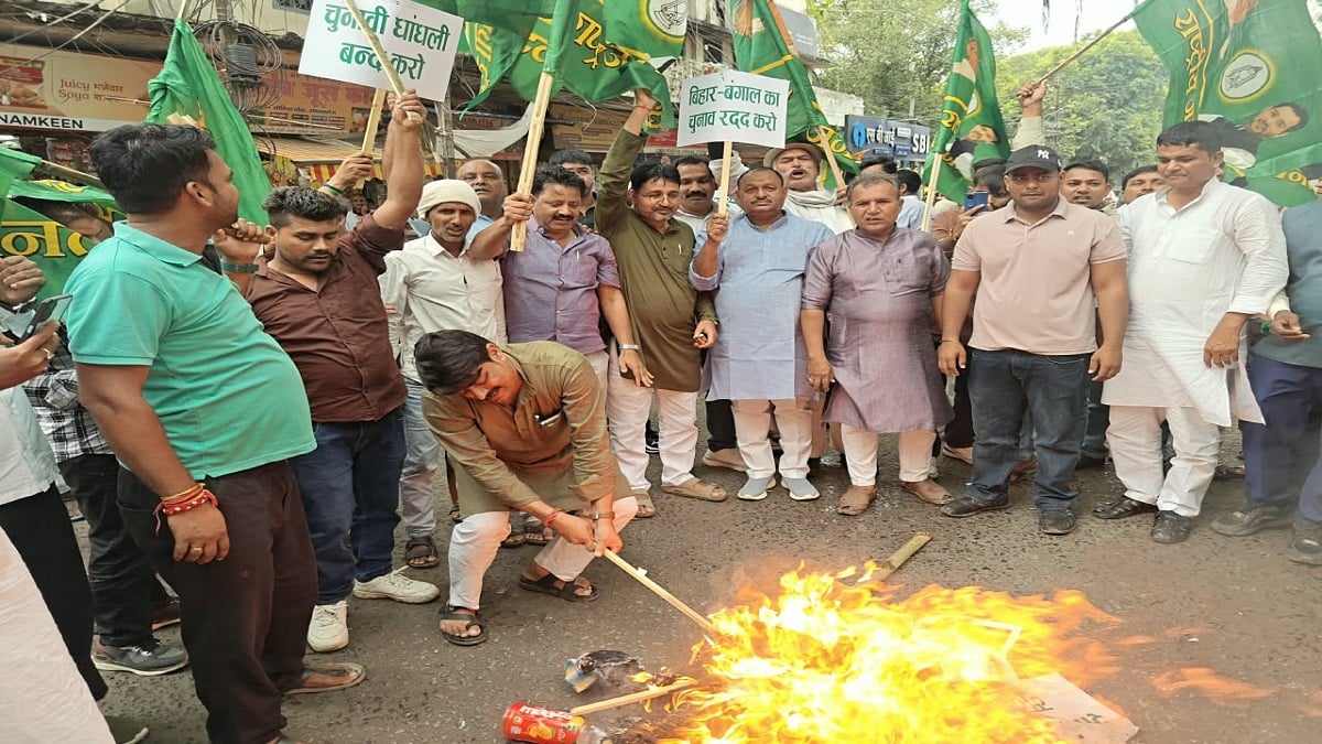 ज्ञानेश कुमार के खिलाफ RJD का हल्लाबोल, बिहार में जगह-जगह प्रदर्शन और पुतला दहन कर जताया विरोध
