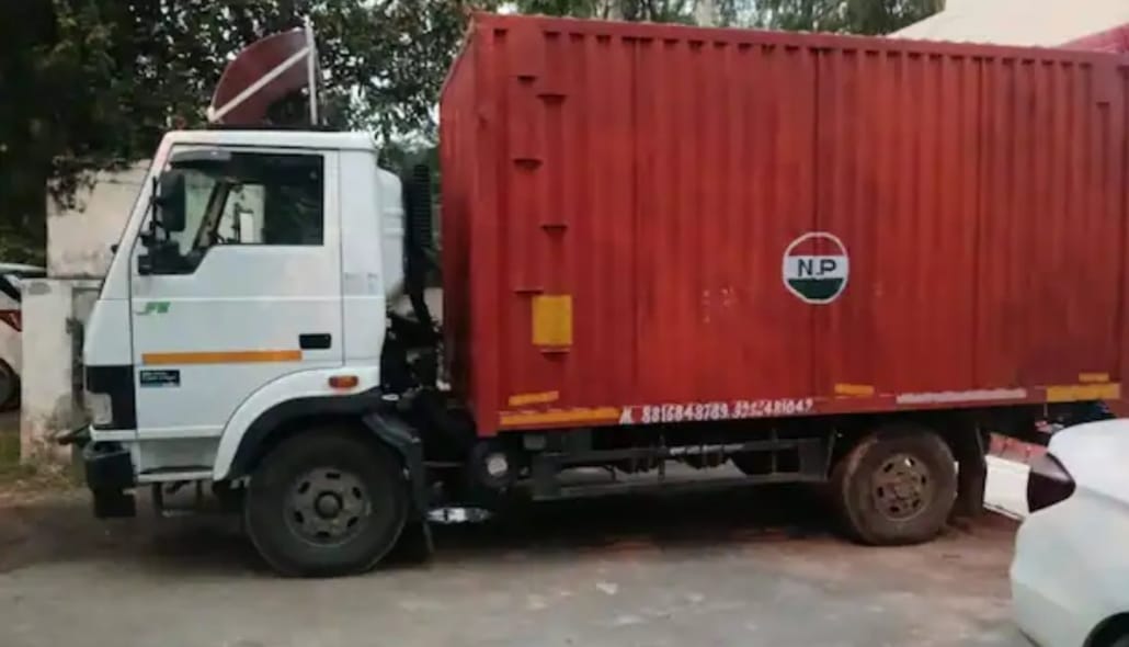 चंडीगढ़ से गुजरात जा रही थी शराब की बड़ी खेप, पंचकूला में पकड़ा गया कंटेनर; सब्जियों की क्रेट के पीछे छिपी थीं 564 पेटियां