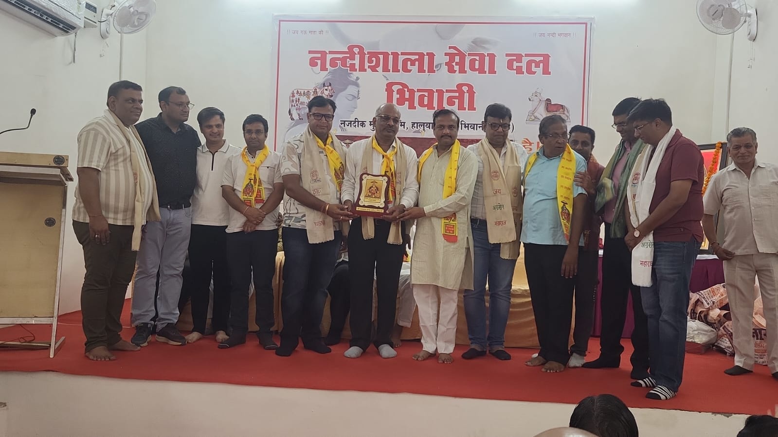 महाराजा अग्रसेन जयंती महोत्सव का आगाज, नंदीशाला में गौसेवा कर दिया सेवा और करुणा का संदेश