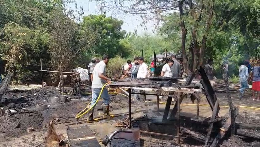 करनाल में झुग्गियों में भीषण आग, एक के बाद एक 3 सिलेंडरों में ब्लास्ट; गरीब परिवारों का सब कुछ जलकर राख
