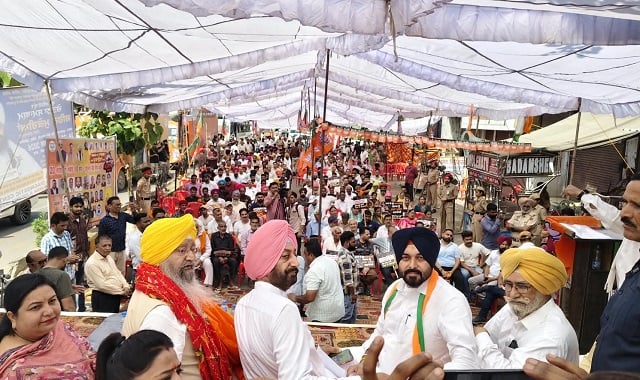 गुरदासपुर में नशा मुक्ति यात्रा के दौरान आप-भाजपा कार्यकर्ता आमने-सामने, काले झंडे दिखाने पर गरमाया माहौल