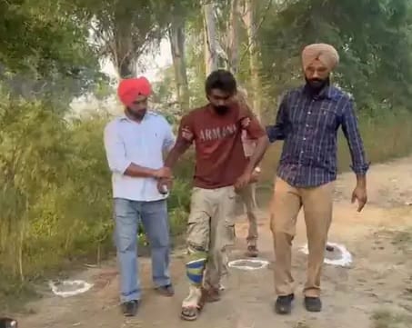 ग्रेनेड अटैक समेत कई वारदातों में वांछित गैंगस्टर पुलिस मुठभेड़ में गिरफ्तार, पैर में लगी गोली