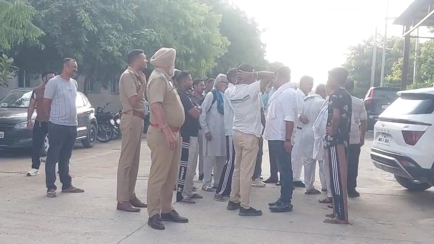 करनाल के होटल में युवक की संदिग्ध मौत से सनसनी, पत्नी पर गंभीर आरोप; परिजनों ने गिरफ्तारी तक शव लेने से किया इनकार