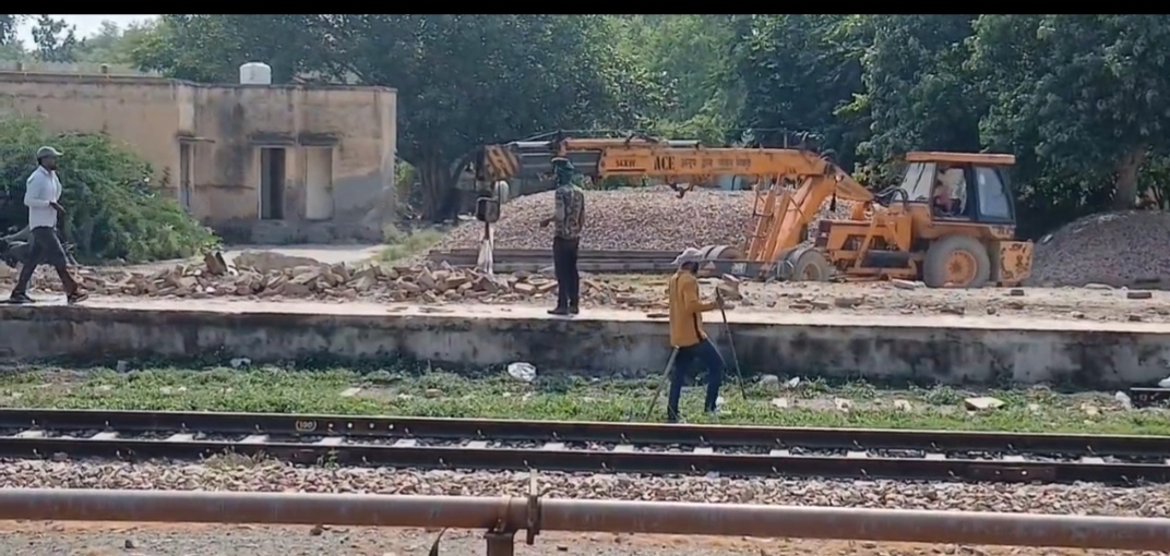 चौधरी बंसीलाल के बाद क्यों पिछड़ गया भिवानी? 14085/86 एक्सप्रेस के रूट बदलाव ने फिर खोली रेल सुविधाओं की पोल