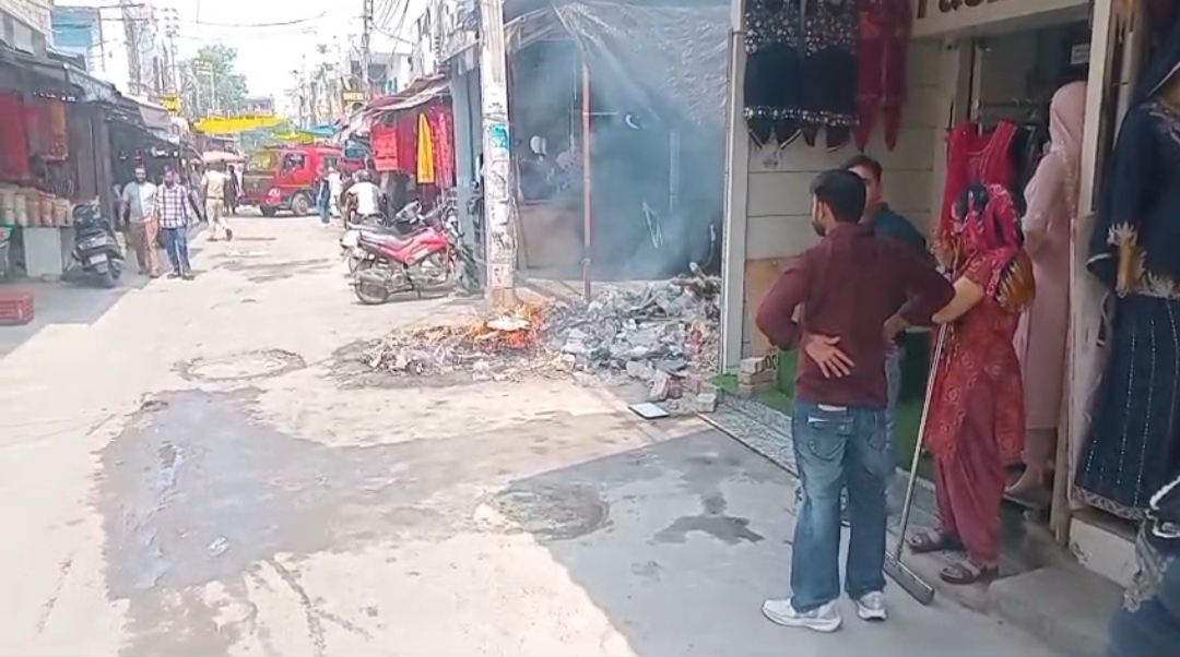 कच्चे क्वार्टर की संकरी गलियों में लगी आग तो कैसे पहुंचेगी दमकल? मॉक ड्रिल में खुली व्यवस्थाओं की पोल