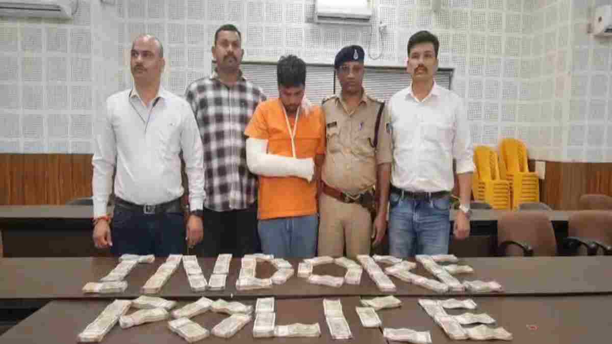 24 लाख रुपये देखकर बदला ड्राइवर का ईमान, कार और रकम लेकर फरार आरोपी राजस्थान के मंदिरों में टेकता रहा माथा, पुलिस ने ऐसे दबोचा