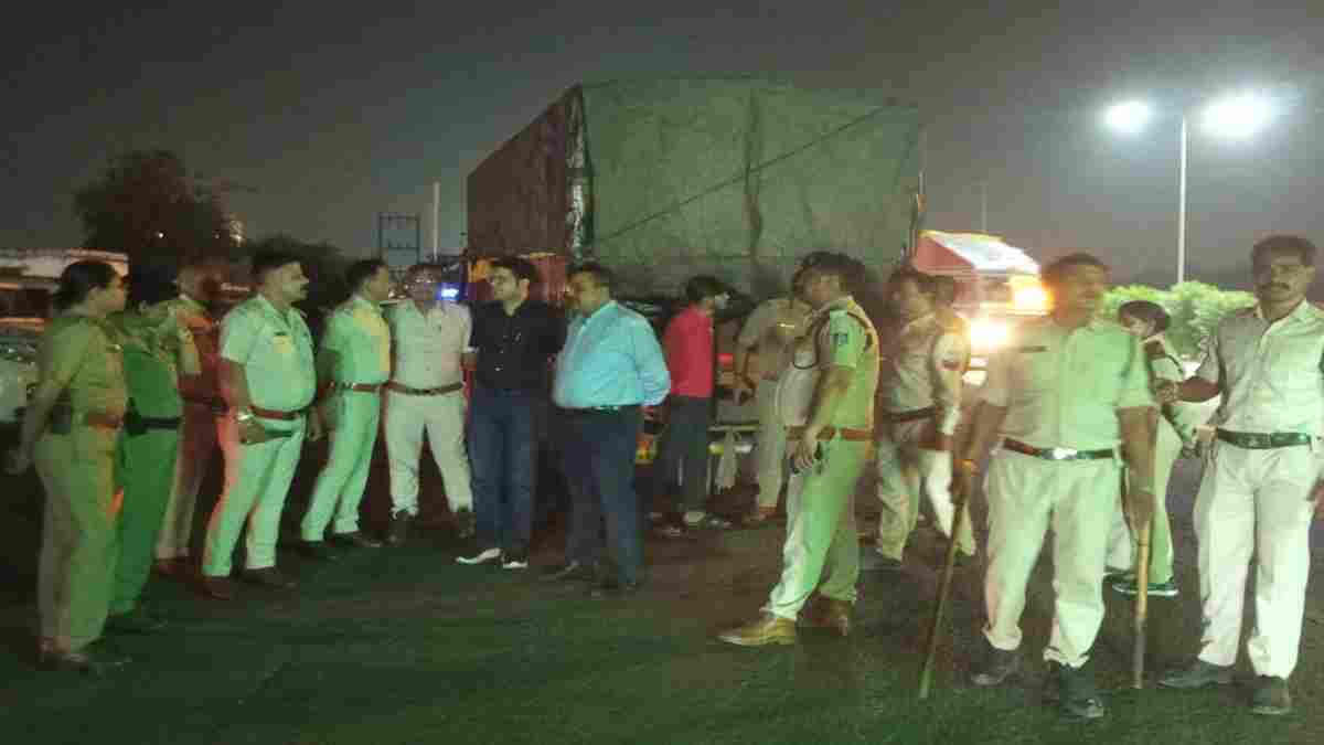 डिप्टी एक्साइज कमिश्नर खुद उतरे तो हुई कार्रवाई! इंदौर में एक रात में 40 अवैध शराब के केस , अफसर सड़क पर आए तो खुल गई आबकारी विभाग की पोल? 