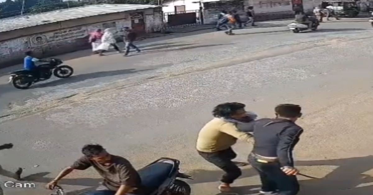 थाने से महज 300 मीटर दूर खूनी खेल: इटारसी में युवक की हत्या का CCTV फुटेज आया सामने, साथ दिख रहे थे कातिल!
