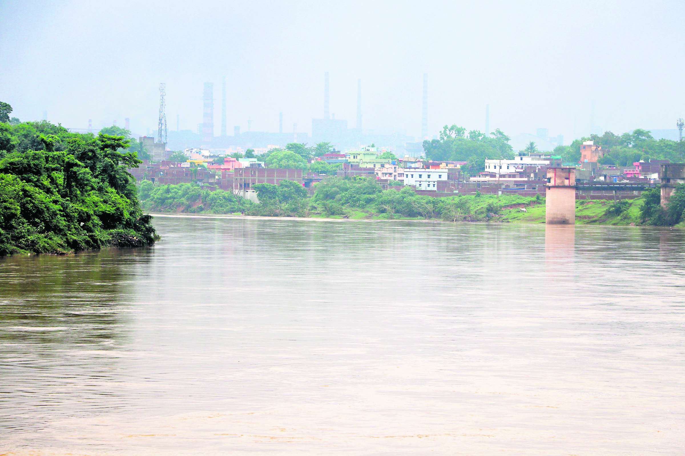 Jamshedpur Flood: जमशेदपुर में बाढ़ का खतरा बढ़ा, खरकई खतरे के निशान से 2.52 मीटर ऊपर, 9 गेट खुले