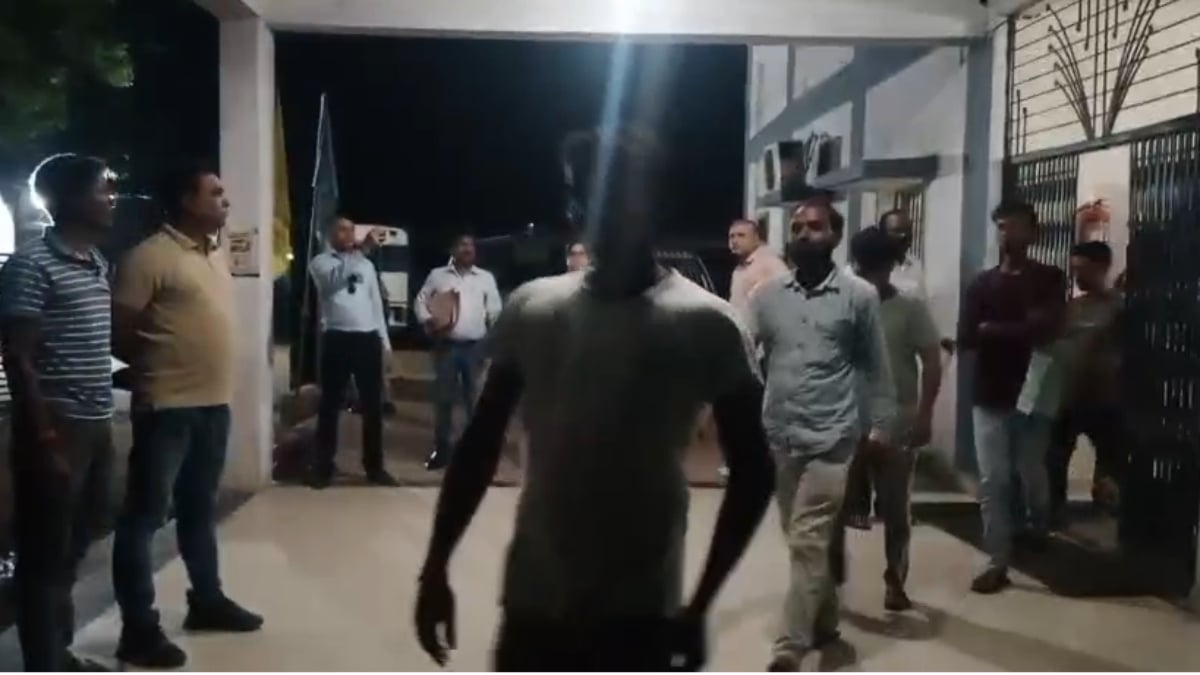 पुलिस का विशेष सत्यापन अभियान: 15 दिन बाद 19 लोग होल्डिंग डिटेंशन सेंटर से रिहा, 4 से पूछताछ जारी
