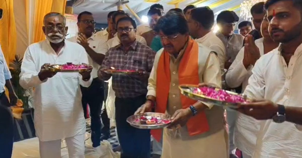 मंत्री कैलाश विजयवर्गीय ने गाए भजन, झूमे श्रद्धालु! आरती और भंडारे के बाद श्रद्धालुओं को दिलवाया बड़ा संकल्प