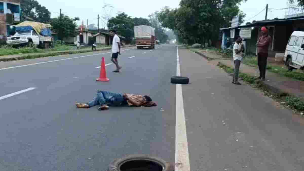 मंडला में NH-30 पर दर्दनाक हादसा, अज्ञात वाहन की टक्कर से युवक की मौत; पहचान में जुटी पुलिस