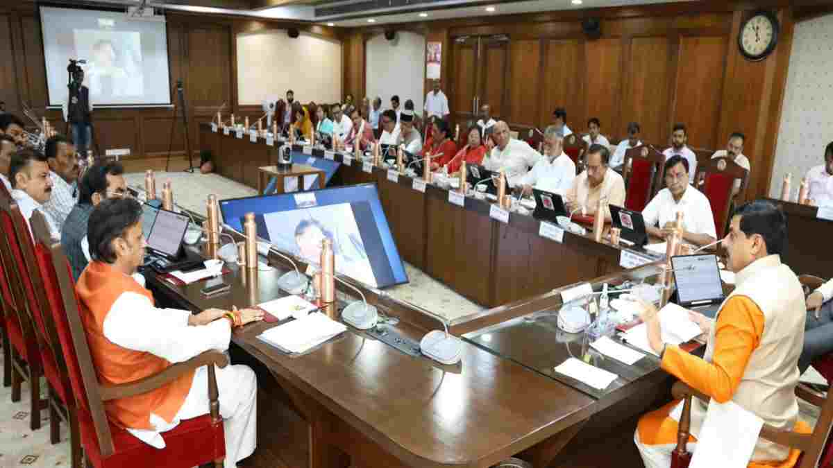 MP का चारों ओर होगा विकास, सीएम डॉ. मोहन ने डेवलपमेंट के लिए मंजूर किए 13 हजार 790 करोड़ रुपए, कैबिनेट बैठक में लिए अहम फैसले