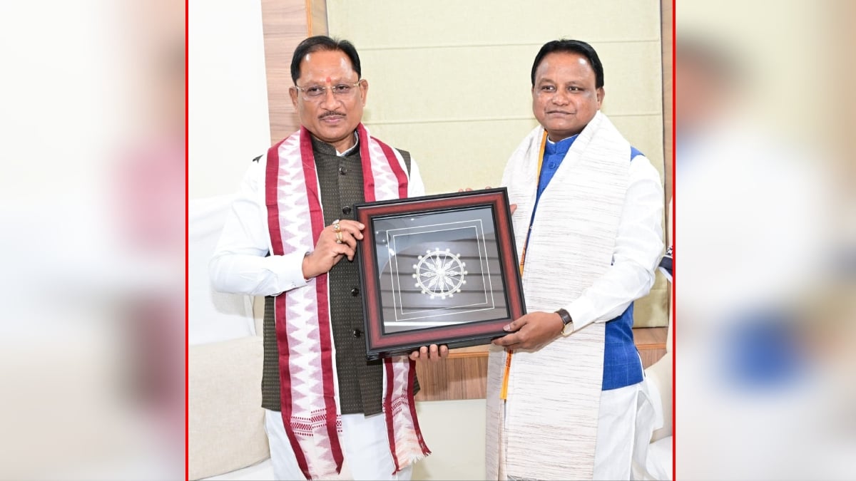 CM साय ने ओडिशा के मुख्यमंत्री माझी से की मुलाकात: दोनों राज्यों के आपसी सहयोग, विकास और जनकल्याण से जुड़े विषयों पर हुई चर्चा