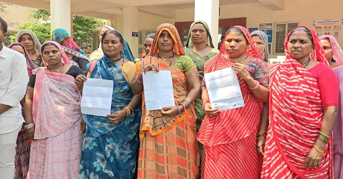 स्कूलों के बीच सज रही शराब की मंडी! नर्मदापुरम में महिलाओं का फूटा गुस्सा, दी CM हाउस घेराव की चेतावनी