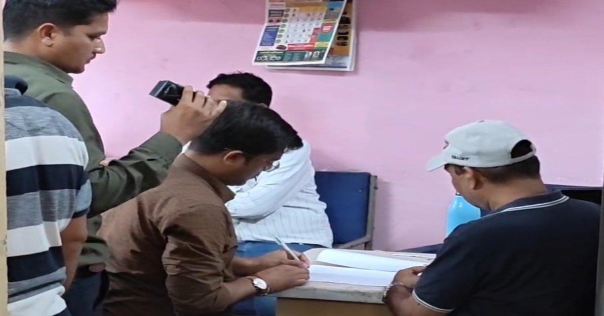 मूंग ट्रांसपोर्ट की NOC के लिए मांगी 1.30 लाख की घूस! नर्मदापुरम वेयरहाउस कॉर्पोरेशन पर लोकायुक्त की कार्रवाई