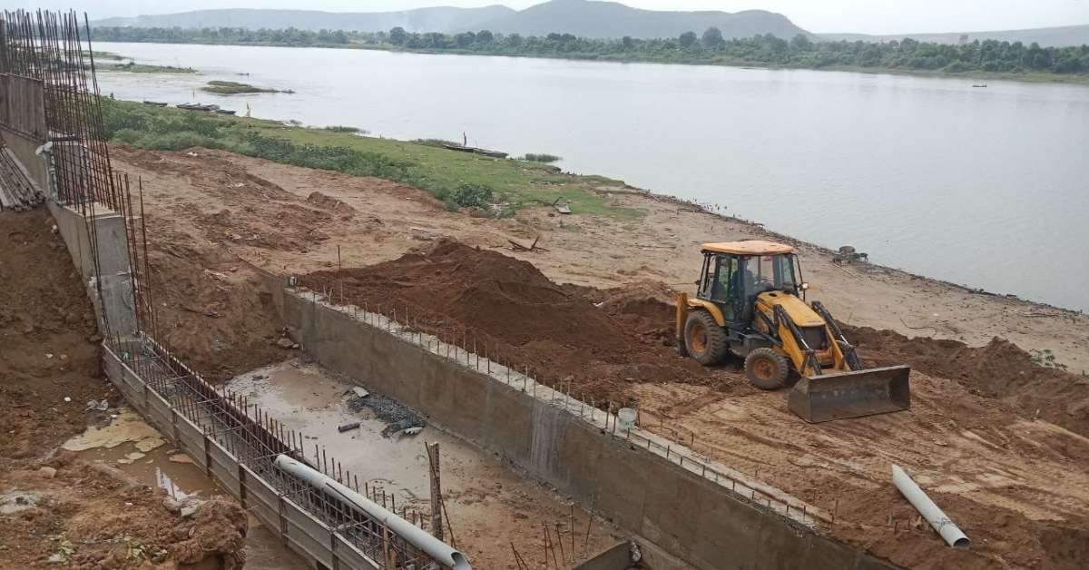 विकास की चमक पर विवाद का साया: महाघोटाले की भेंट चढ़ा ‘राजघाट’, ढाई करोड़ फूंककर बनाई हड्डियां उगलती जमीन और दरकती दीवारें