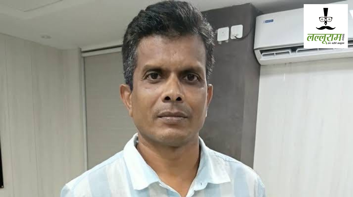 Excise Officer Caught: विजिलेंस ने पकड़ी रिश्वत की कमाई से भरी कार, आबकारी अधीक्षक को किया गिरफ्तार, जानें पूरा मामला
