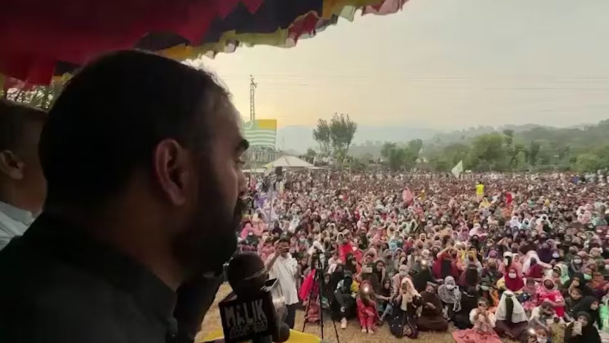 PoK में फिर संग्राम: सड़कों पर उतरे 25000 लोग बोले- LoC हटाओ, हमें भारत में मिलना है, आजादी के नारे लगे, देखें वीडियो